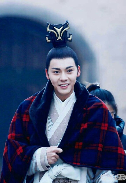 《醉玲珑》刘诗诗演绎深情霸气的凤卿尘 貌可倾国倾城，威可震撼八方