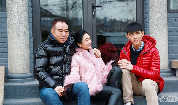 袁咏仪儿子太帅被求出道 星二代告诉你基因的重要性！