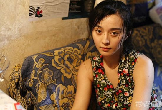 范冰冰首次以评委身份亮相戛纳红毯，此次的她会以何种造型艳压群芳呢？