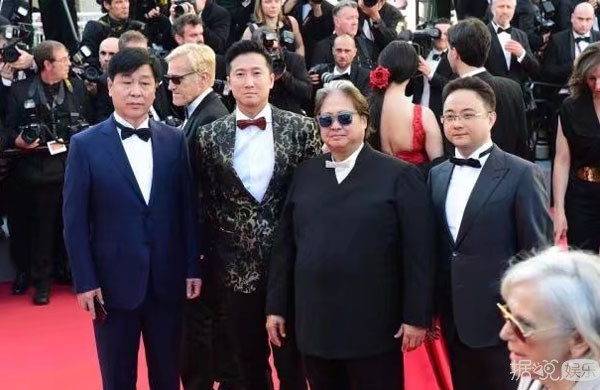 李宇春范冰冰王珞丹杨子姗组成"中国四美"走红毯 哪位会是你的菜? 李宇春范冰冰王珞丹杨子姗组成"中国四美"走红毯 哪位会是你的菜?