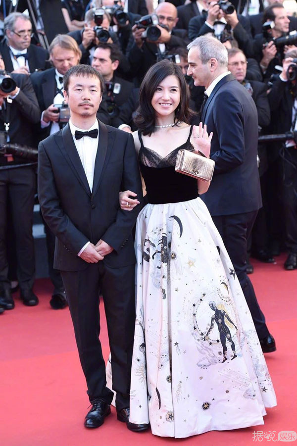 李宇春范冰冰王珞丹杨子姗组成"中国四美"走红毯 哪位会是你的菜? 李宇春范冰冰王珞丹杨子姗组成"中国四美"走红毯 哪位会是你的菜?