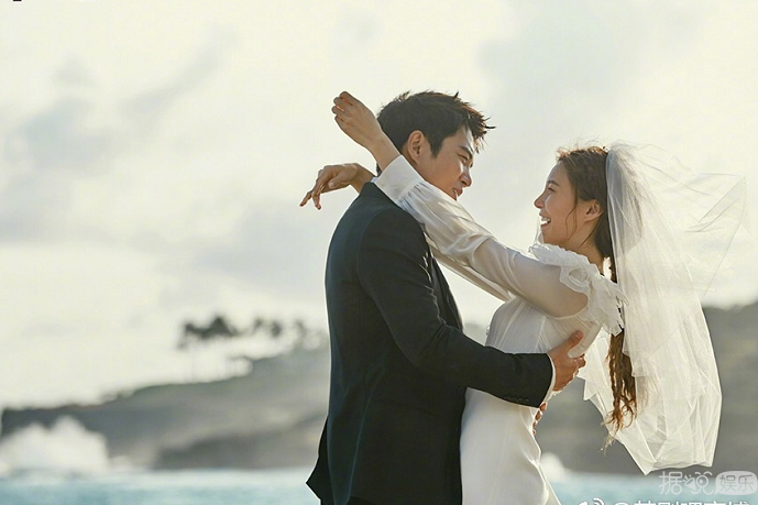 朱相昱、车艺莲夏威夷拍摄的浪漫婚礼画报公开!两人尽显甜蜜幸福 朱相昱、车艺莲夏威夷拍摄的浪漫婚礼画报公开!两人尽显甜蜜幸福