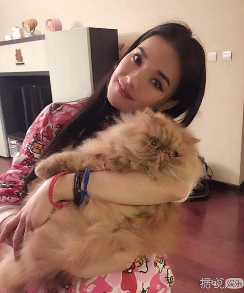 范冰冰穿龙袍红遍戛纳，舒淇也不甘示弱光靠这一点就能甩她几条街！