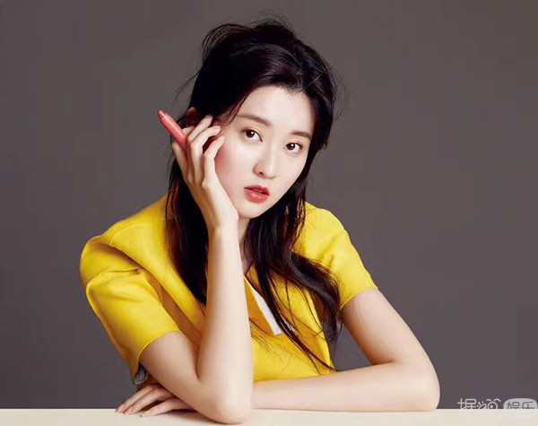 《欢乐颂2》里的"关关"扮演者乔欣，现实中的她却有着两副面孔