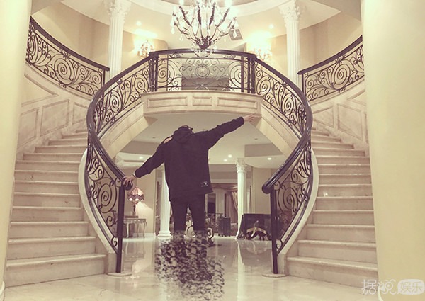 《欢乐颂2》里的"关关"扮演者乔欣，现实中的她却有着两副面孔