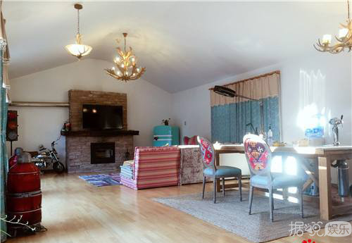 《欢乐颂2》里的"关关"扮演者乔欣，现实中的她却有着两副面孔