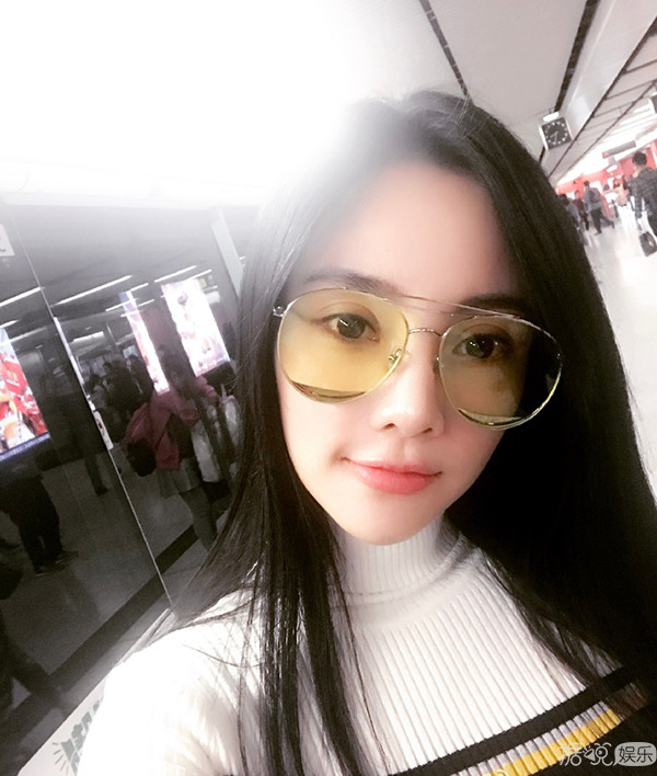 《欢乐颂2》里的"关关"扮演者乔欣，现实中的她却有着两副面孔