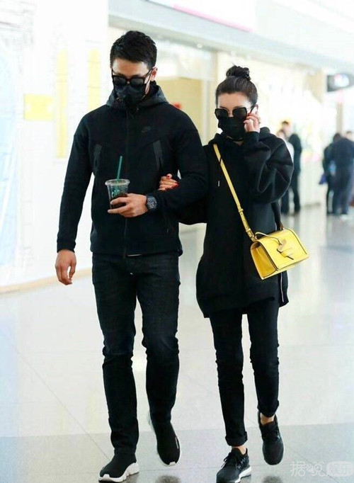 李冰冰和90后男友同出席外甥走秀活动，男友穿背心尽显好身材