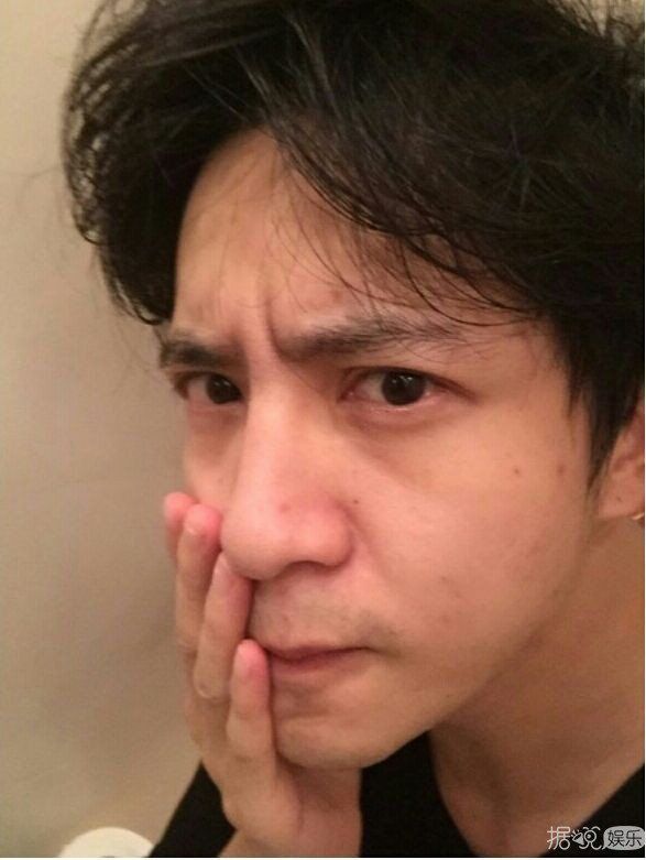 娱乐圈中男神们的素颜照大比拼，看完我凌乱了