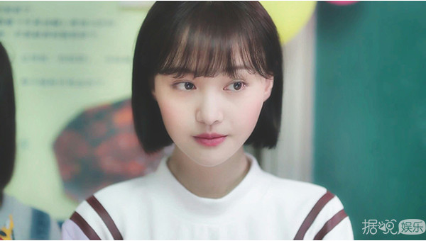 别看《夏至未至》里陆之昂撩妹技能满分，现实中的白敬亭却是大写的注孤生