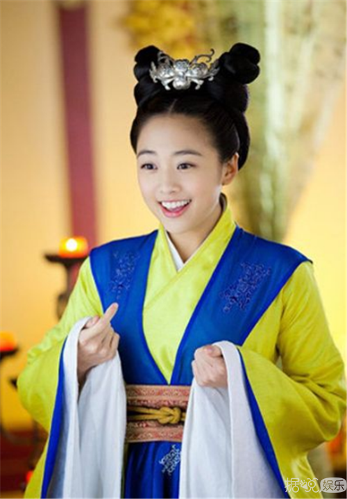 才一年？曝鬼鬼已经和韩国公司解约！本人承认整容微调！