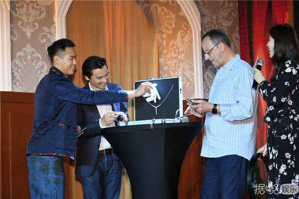 《侠盗联盟》“全球缉盗”发布会  冯德伦坦诚和舒淇合作默契