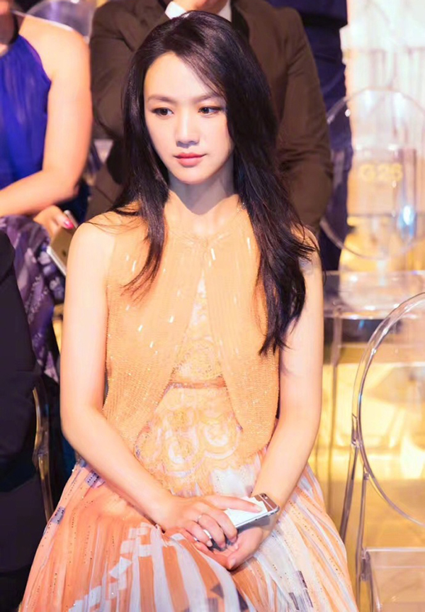 汤唯独自前往巴黎时装周 妆容服装全靠自己 依旧美得犯规! 汤唯独自前往巴黎时装周 妆容服装全靠自己 依旧美得犯规!