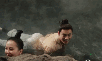 调皮的明星还有谁？陈伟霆、张艺兴、薛之谦，三大道具破坏王果然名不虚传