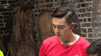 调皮的明星还有谁？陈伟霆、张艺兴、薛之谦，三大道具破坏王果然名不虚传