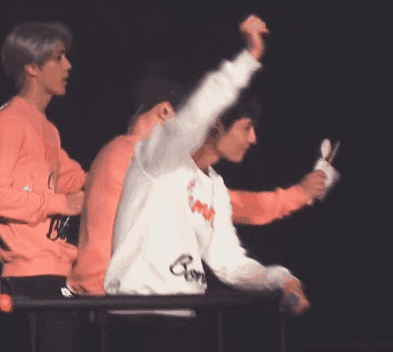 调皮的明星还有谁？陈伟霆、张艺兴、薛之谦，三大道具破坏王果然名不虚传