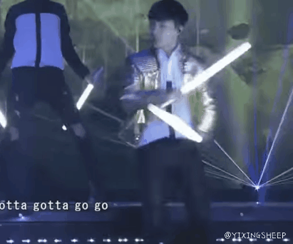 调皮的明星还有谁？陈伟霆、张艺兴、薛之谦，三大道具破坏王果然名不虚传