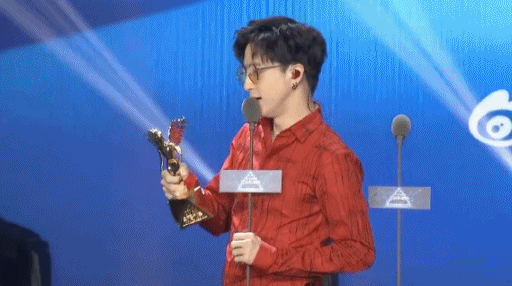 薛之谦获最佳男歌手、TFBOYS连续两年最佳组合，没得奖的他最亮眼
