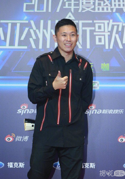薛之谦获最佳男歌手、TFBOYS连续两年最佳组合，没得奖的他最亮眼