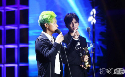 薛之谦获最佳男歌手、TFBOYS连续两年最佳组合，没得奖的他最亮眼