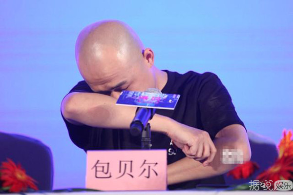 明星读恶评反应大不同，霍建华骂人，欧豪翻脸，最佩服的还是何润东