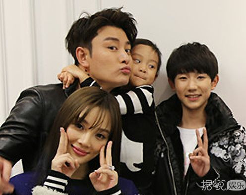 甜馨嘻哈范合影pgone 网友大喊你家王源哥哥知道吗？