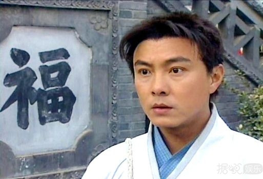 从小鲜肉到光头大叔，这个和周星驰并肩的喜剧之王经历了什么？