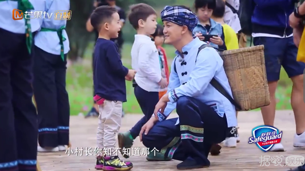 因为陈小春儿子Jasper的一句话，李沁和邓伦竟然组起了CP？