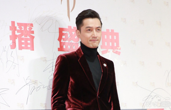 等了两年猎场终于要播了!胡歌一言不合就和章龄之开车? 等了两年猎场终于要播了!胡歌一言不合就和章龄之开车?