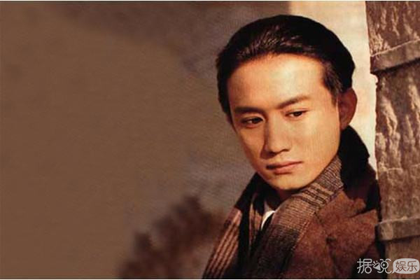 陈赫生日奔四，跑男团集体送大礼！兄弟的心意哭着也要接受
