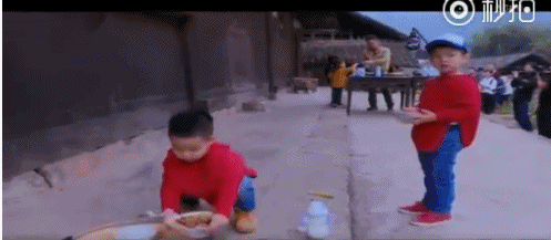 安吉把狗吃的面给沙溢，爆妈妈睫毛是假的，在坑爹的路上越走越远