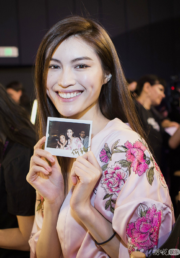 除了刘雯何穗奚梦瑶，中国超模最具话题的是第一次走维密秀的她？