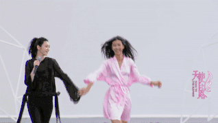 除了刘雯何穗奚梦瑶，中国超模最具话题的是第一次走维密秀的她？