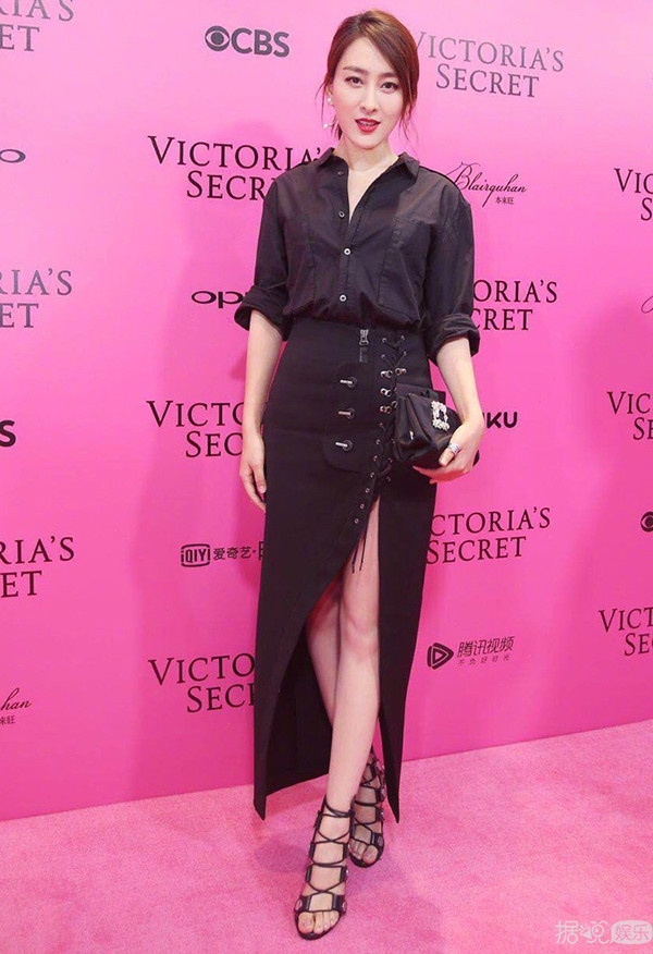 看完台上维密天使百花绽放，不如品品台下斗艳的明星造型