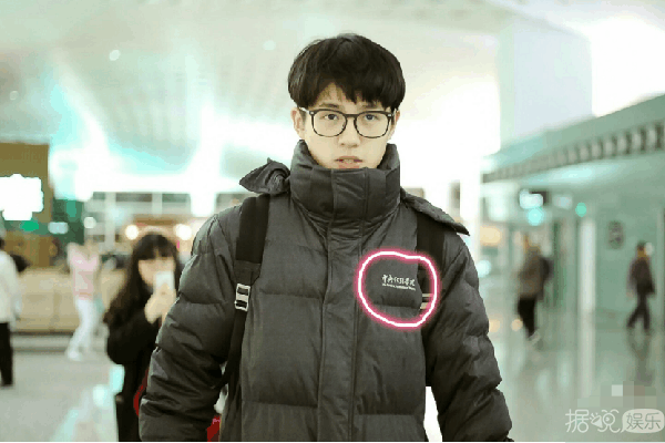 承包刘昊然整个冬天、让宋轶托关系购买，这件羽绒服有什么特别？