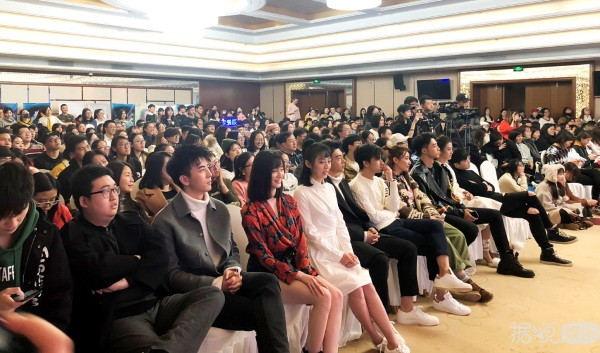  《一起同过窗2》今日开播   发布会李川庞瀚辰玩儿亲亲