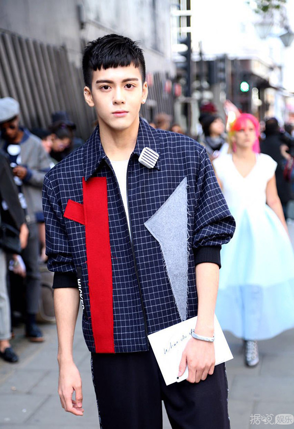 出道一年多就能与汪涵鹿晗等大咖搭档,才20岁的曾舜晞一点都不简单