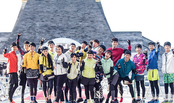 出道一年多就能与汪涵鹿晗等大咖搭档,才20岁的曾舜晞一点都不简单