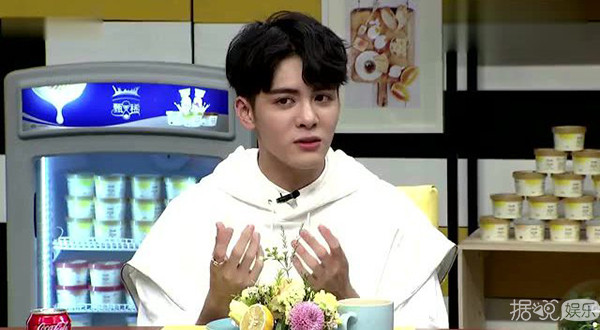 出道一年多就能与汪涵鹿晗等大咖搭档,才20岁的曾舜晞一点都不简单