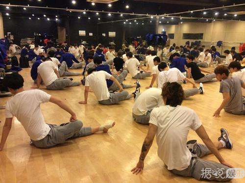 从练习生之神到全民制作人,张艺兴靠的只是这两个字 从练习生之神到全民制作人,张艺兴靠的只是这两个字