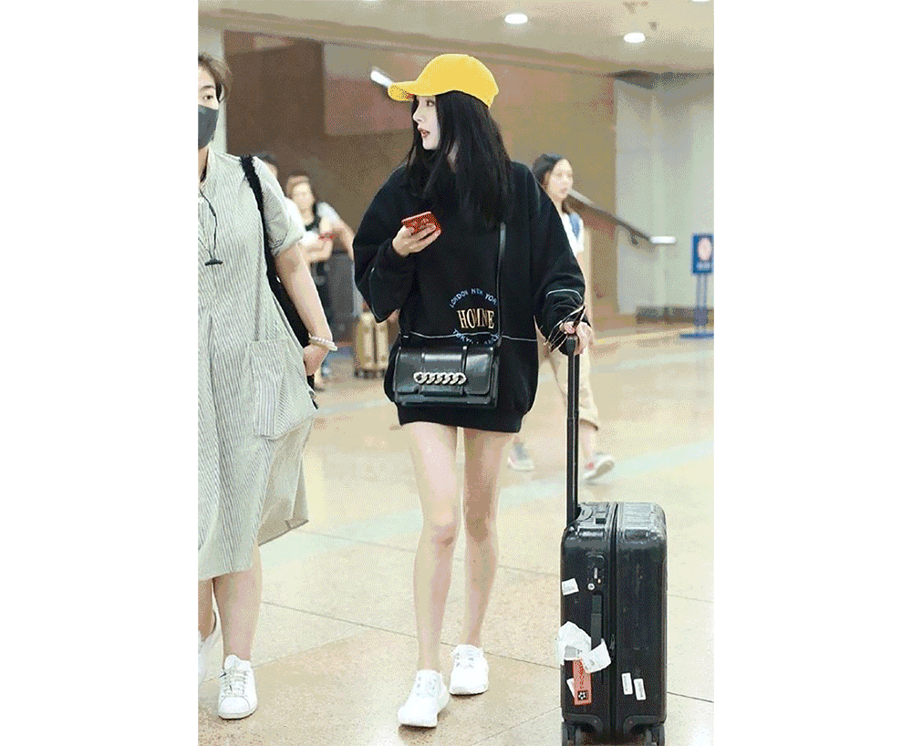 谁说女明星机场一定要凹造型的？你是没见过她们怕冷的样子吧！