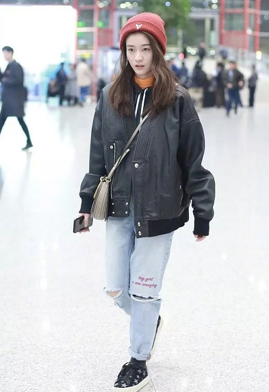 谁说女明星机场一定要凹造型的？你是没见过她们怕冷的样子吧！