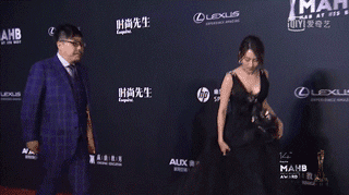 同样是捡垃圾,为什么陈伟霆获赞无数,她却被喷得体无完肤? 同样是捡垃圾,为什么陈伟霆获赞无数,她却被喷得体无完肤?