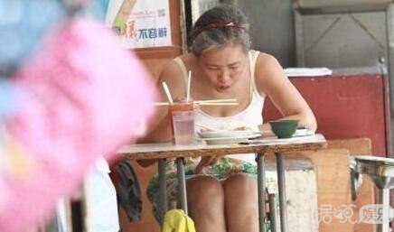 逼疯蓝洁瑛又曾下药迷晕七位模特，曾志伟还有这样一副面孔