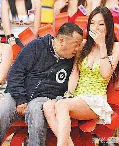 逼疯蓝洁瑛又曾下药迷晕七位模特，曾志伟还有这样一副面孔