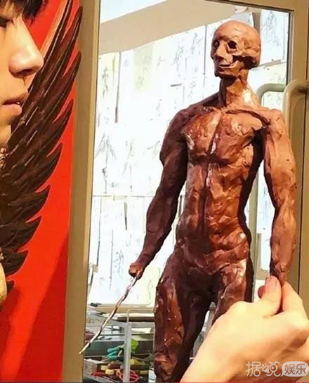千玺、胡歌、沈月还有两幅面孔?明星小号画风超乎你想象! 千玺、胡歌、沈月还有两幅面孔?明星小号画风超乎你想象!