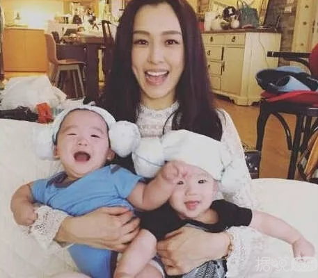 跟他合照就一定会怀孕,转发锦鲤都没这么灵啊! 跟他合照就一定会怀孕,转发锦鲤都没这么灵啊!