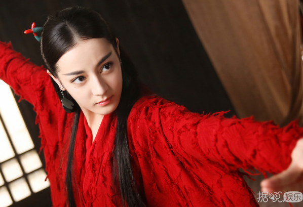 迪丽热巴高伟光又组CP！杨幂旗下艺人是要承包2018的电视剧吗？