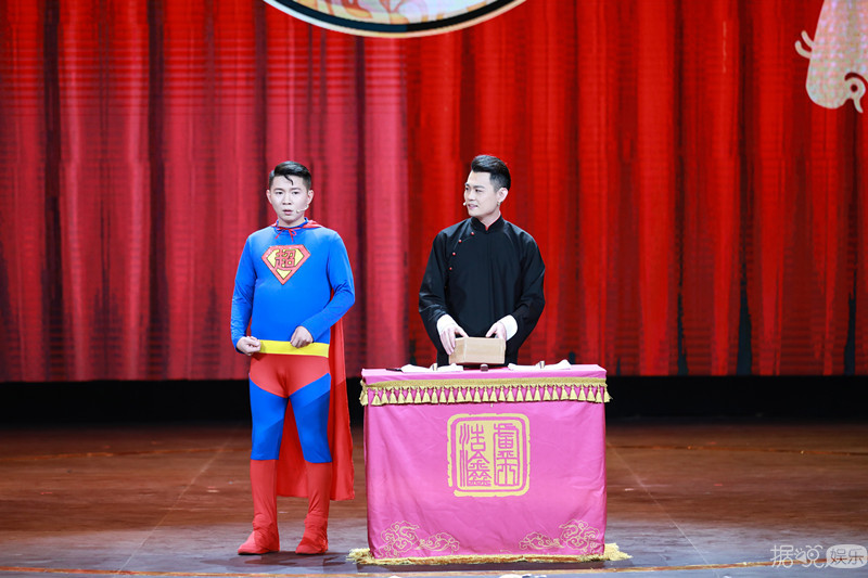 “默剧演员”叶逢春《欢乐喜剧人》上演人在囧途