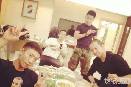数据线绑头发？熨斗烫头？明星这些生活小妙招太搞笑了吧